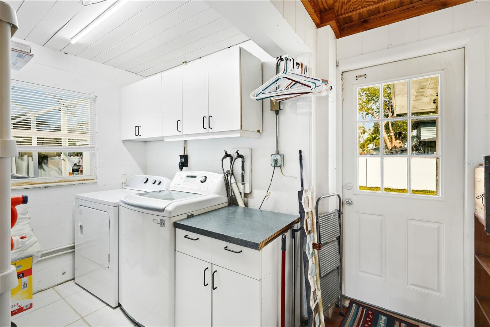 Image 16 of 57 For 1503 Francis Avenue