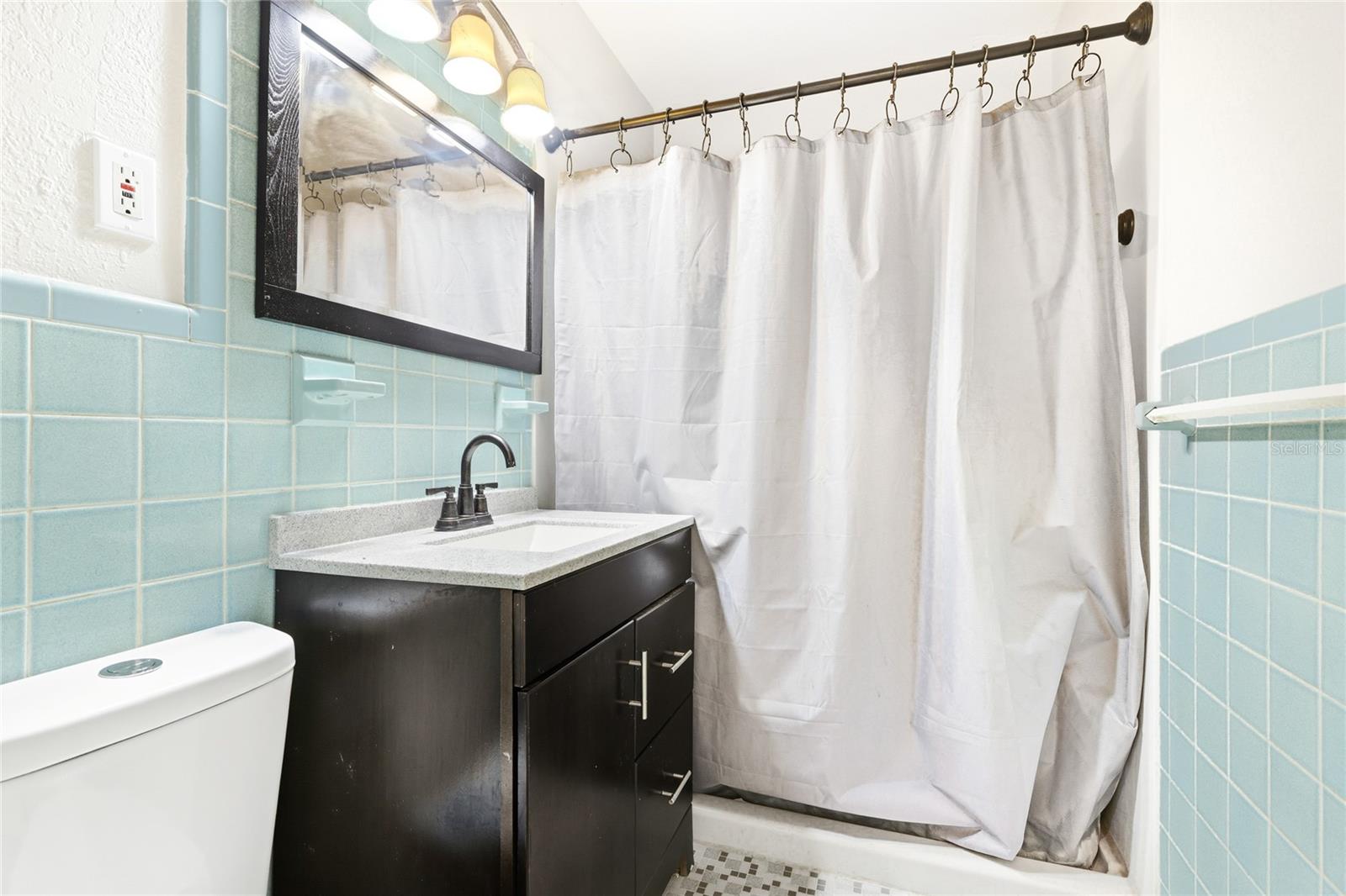 Image 23 of 57 For 1503 Francis Avenue