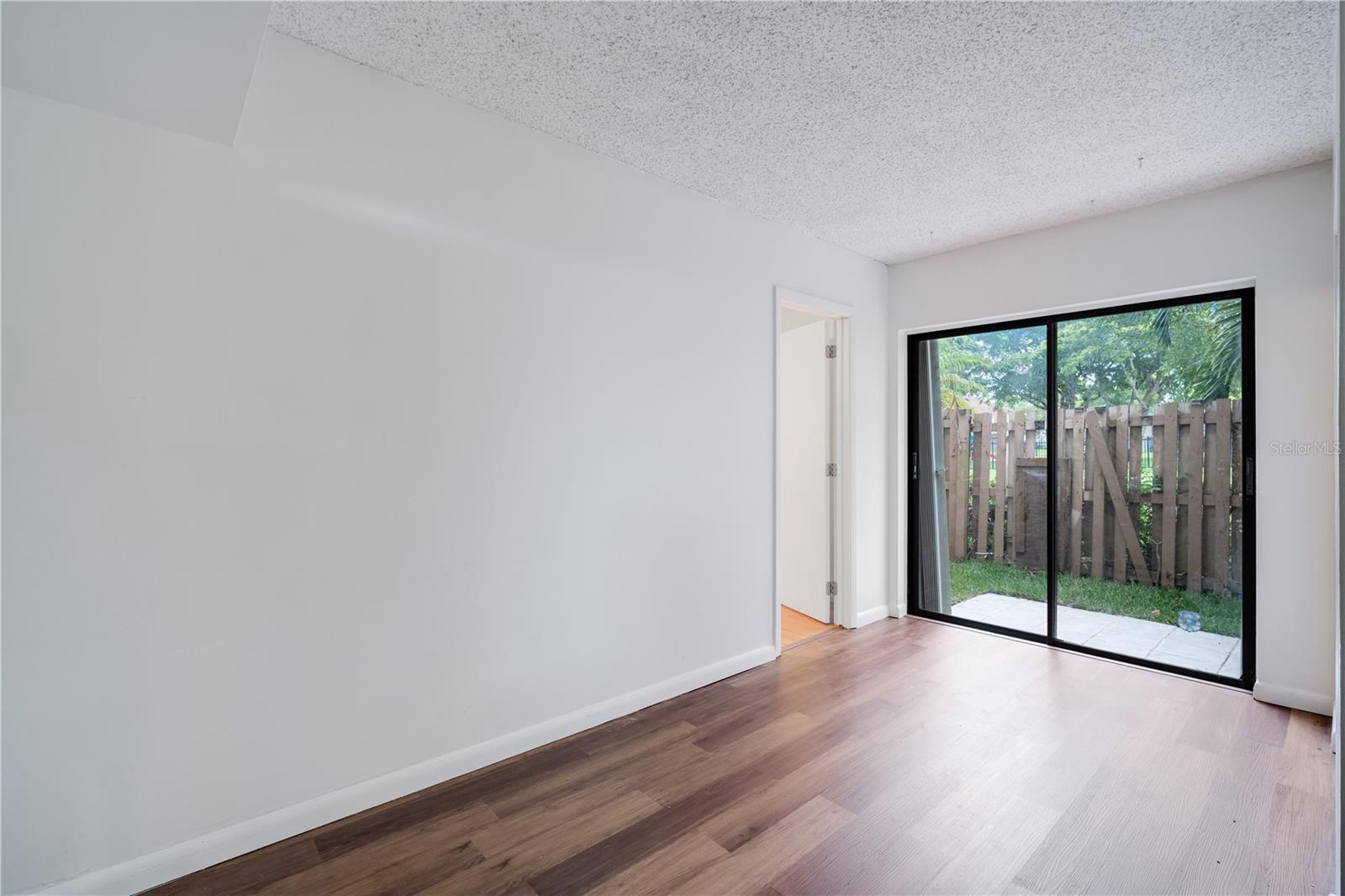 Image 15 of 49 For 11483 109 Road 2e