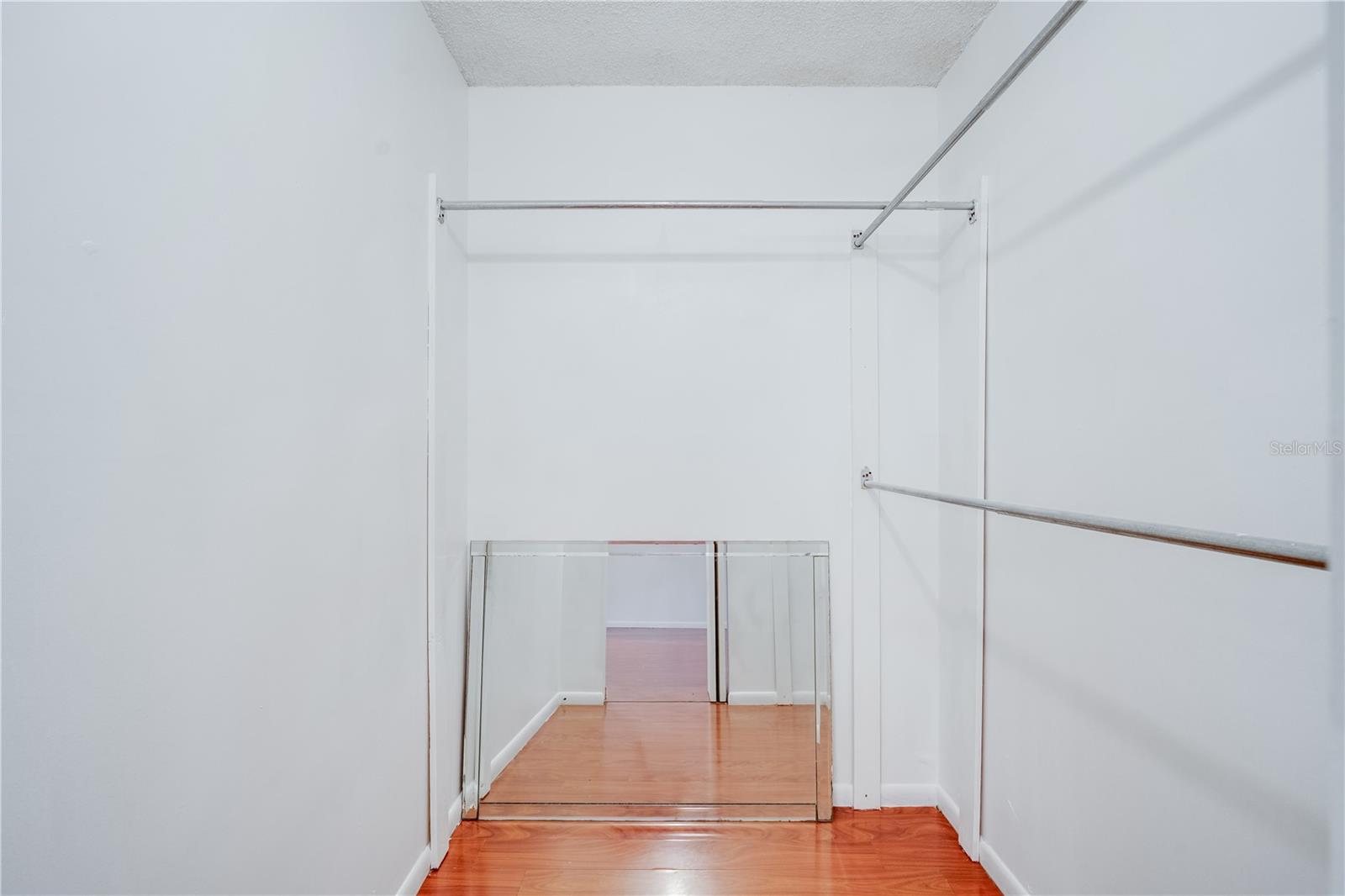 Image 21 of 49 For 11483 109 Road 2e