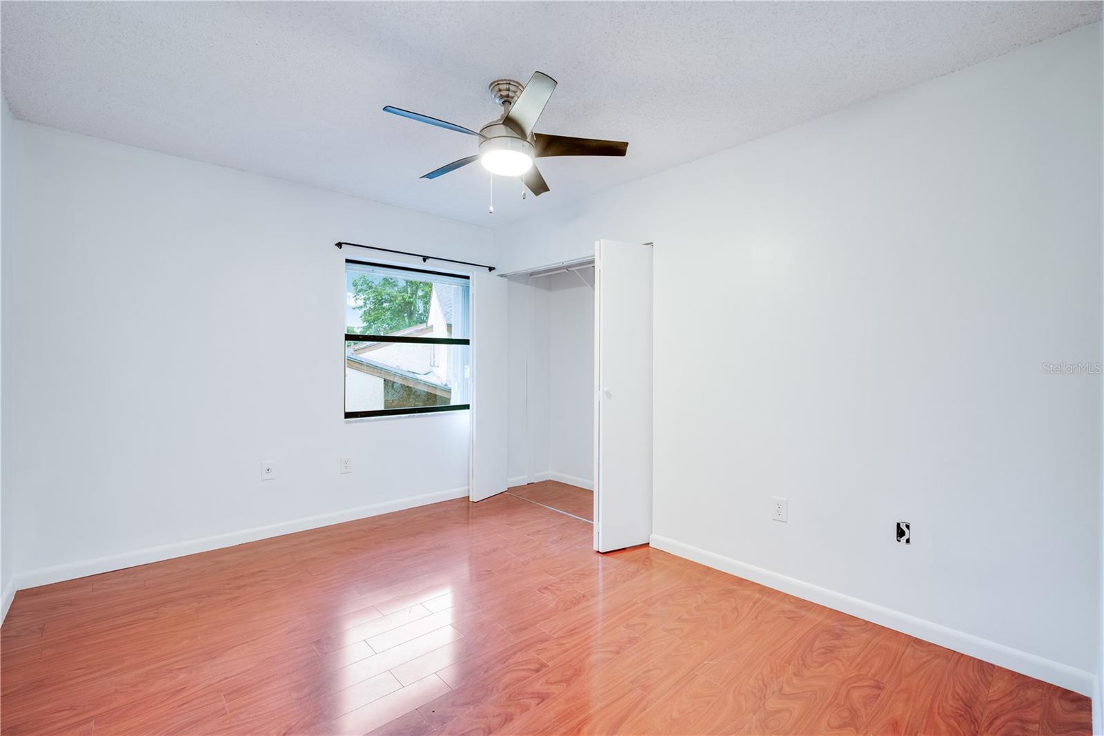 Image 26 of 49 For 11483 109 Road 2e