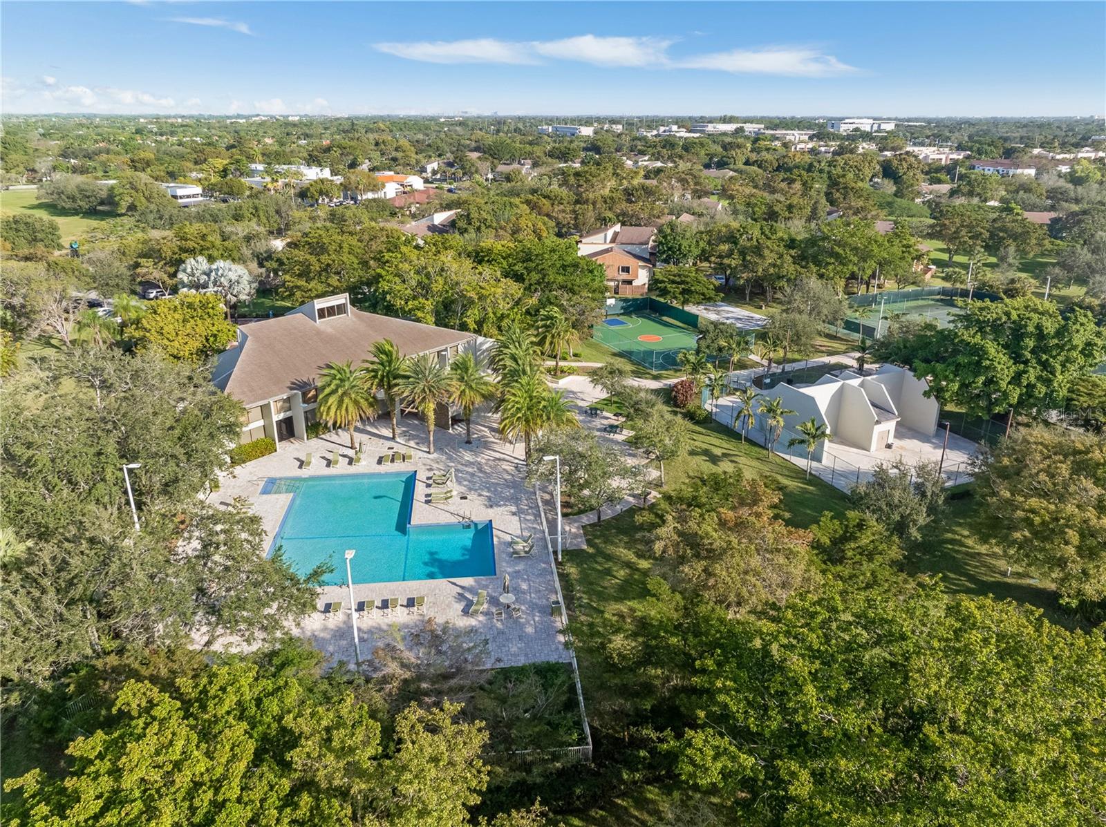 Image 30 of 49 For 11483 109 Road 2e