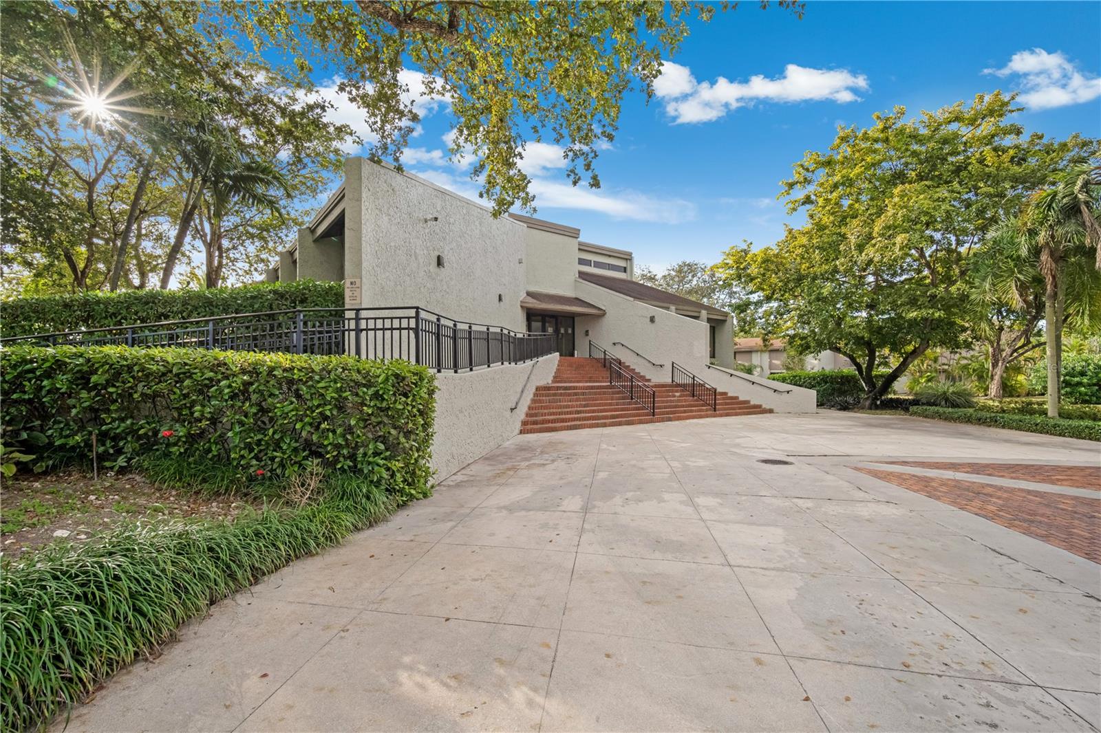 Image 31 of 49 For 11483 109 Road 2e