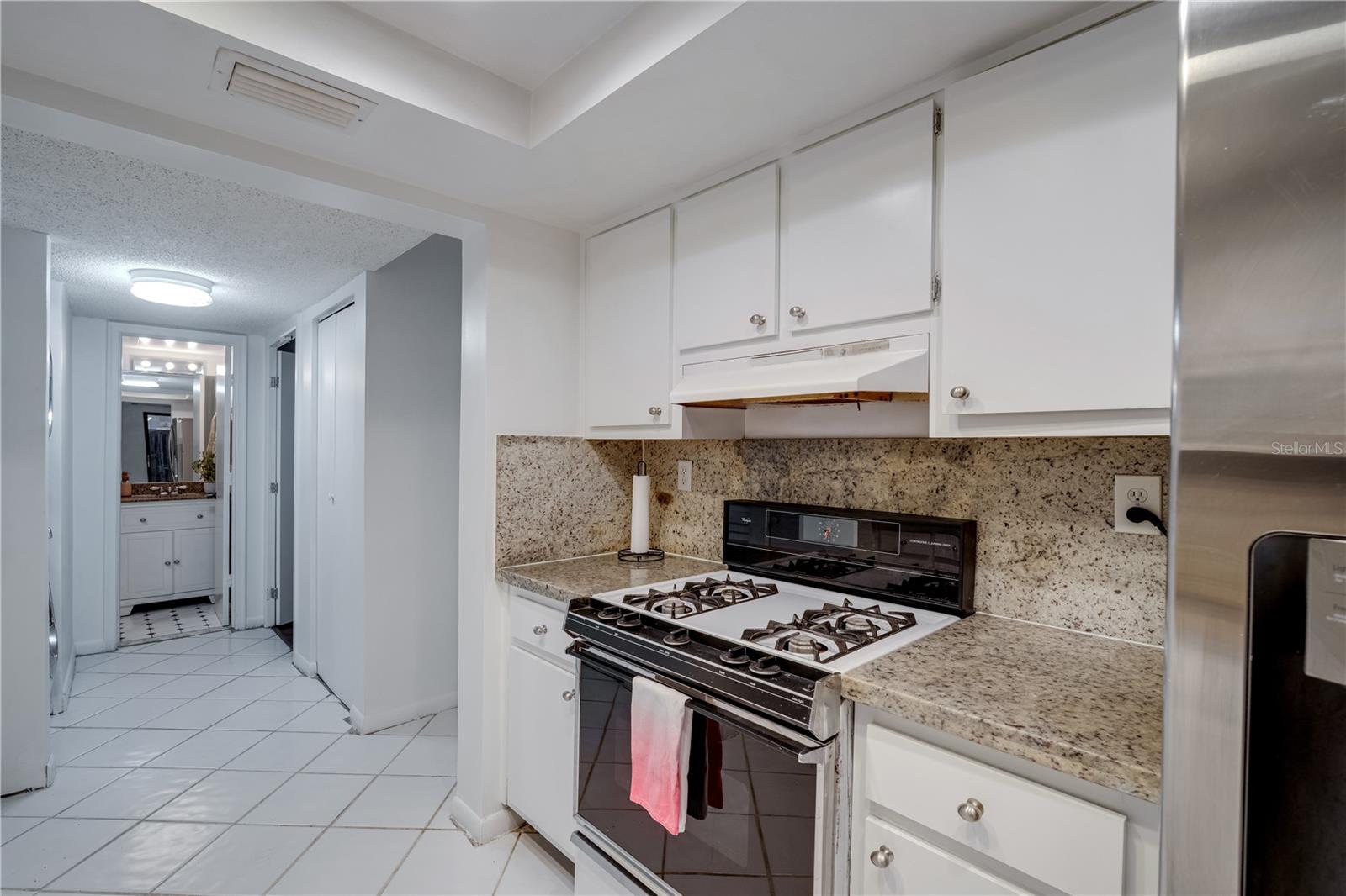 Image 4 of 49 For 11483 109 Road 2e