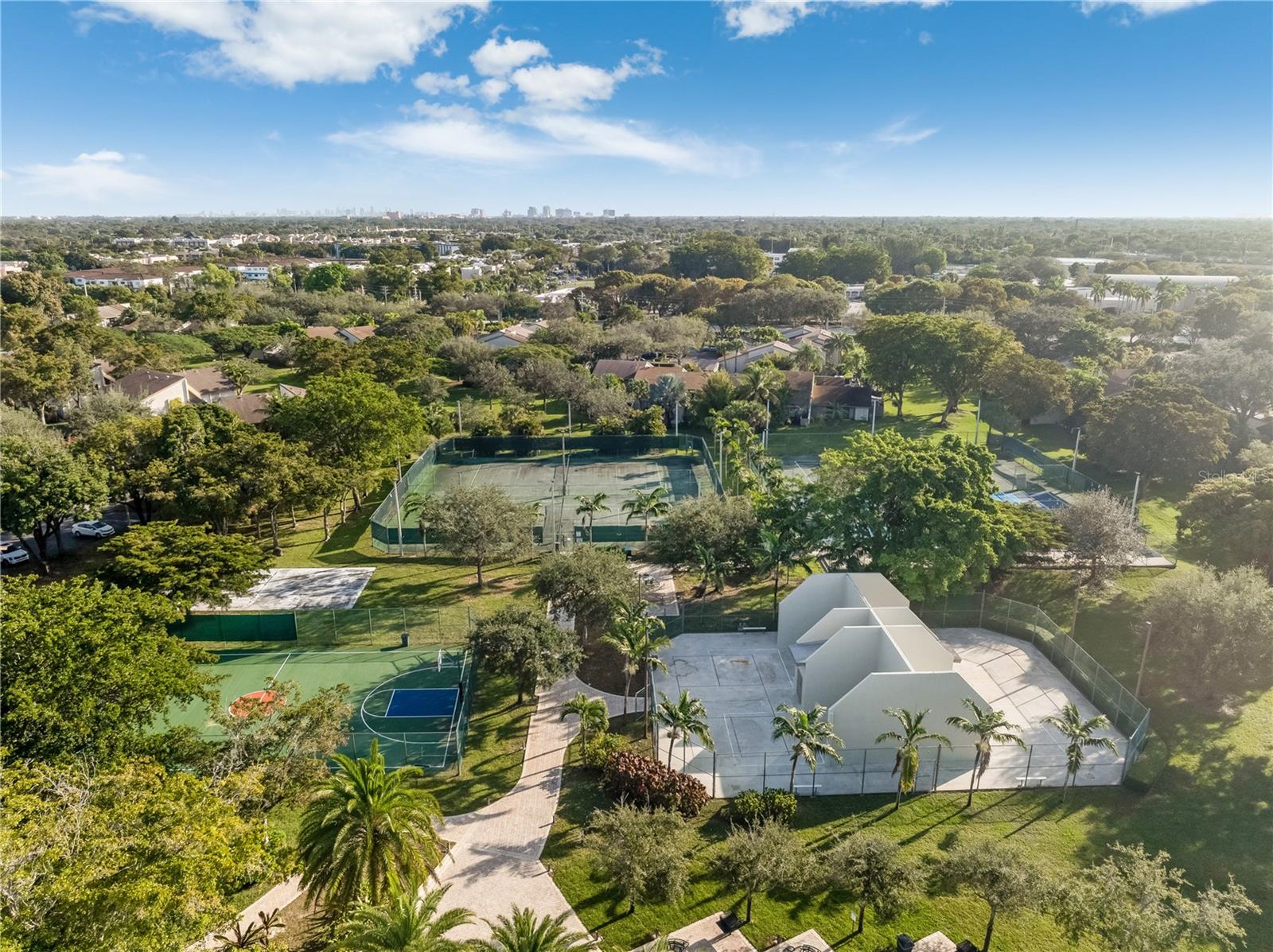 Image 42 of 49 For 11483 109 Road 2e