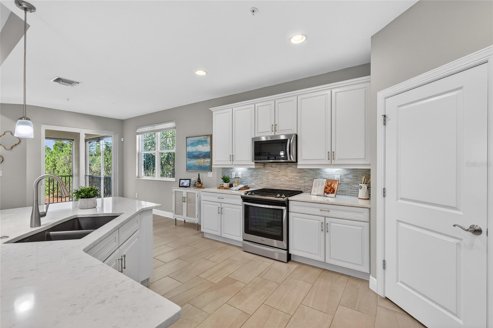 Image 7 of 69 For 7538 Divot Loop 2d