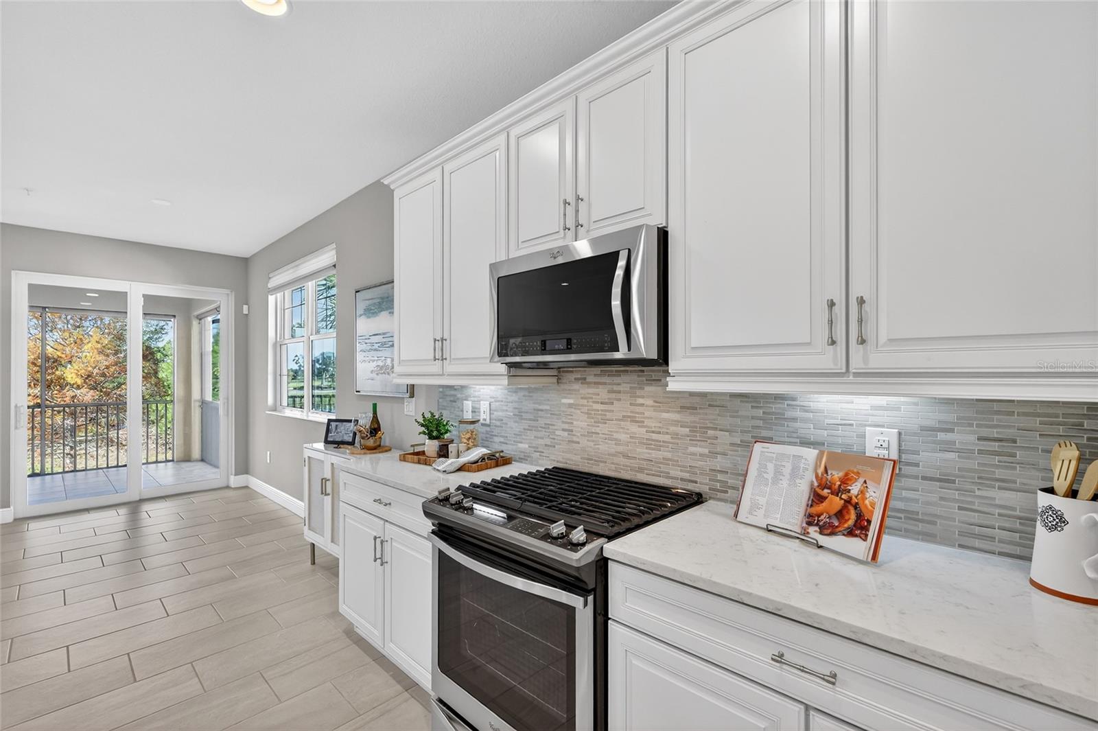 Image 9 of 69 For 7538 Divot Loop 2d