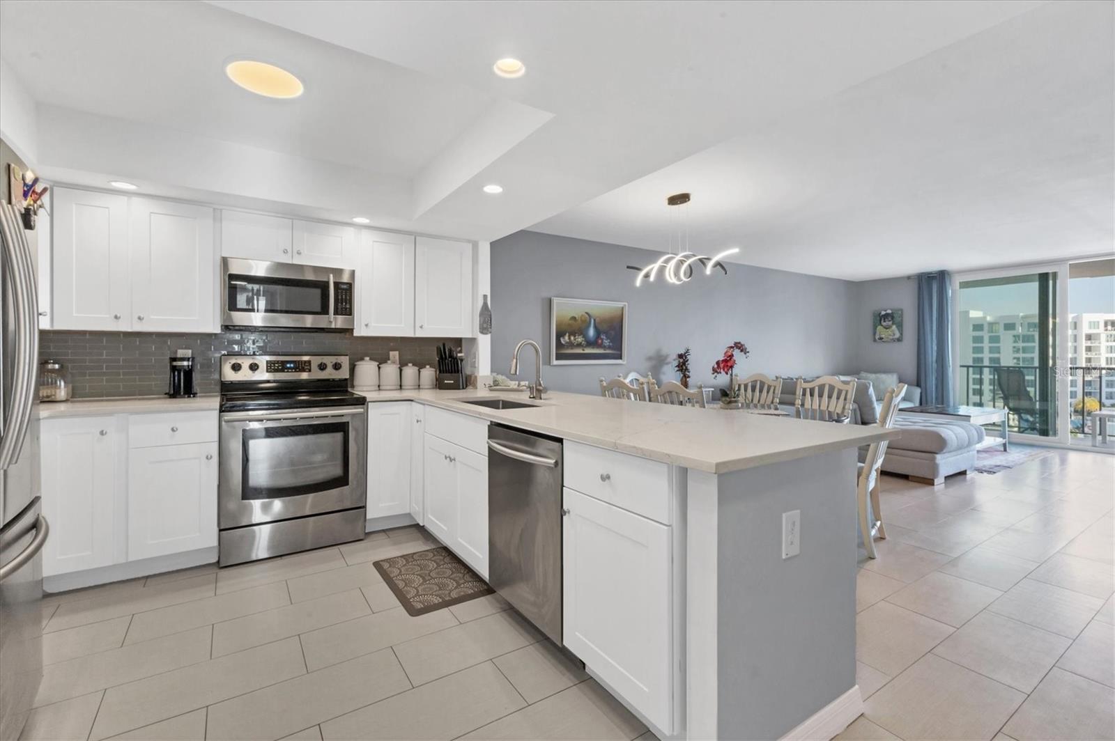 Image 3 of 53 For 101 Gulfstream Avenue 15e