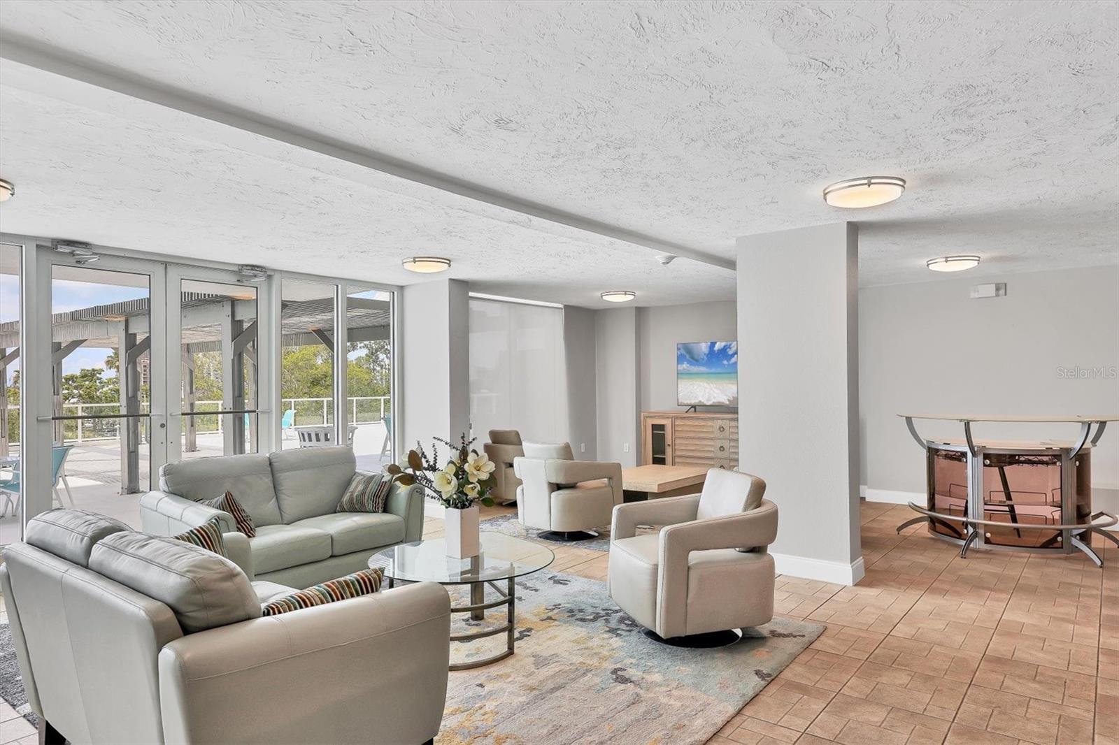 Image 37 of 53 For 101 Gulfstream Avenue 15e