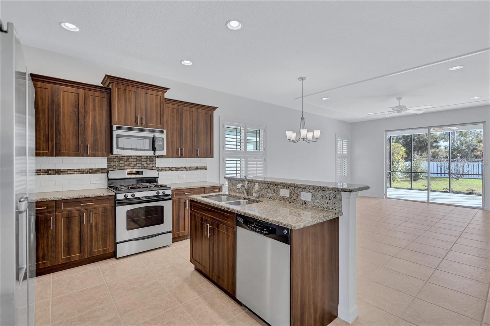 Image 19 of 81 For 11842 Forest Park Circle