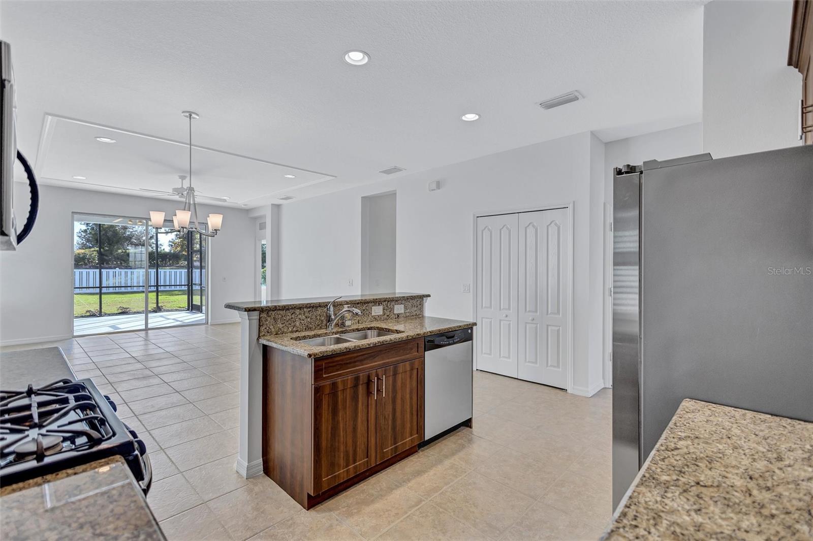 Image 22 of 81 For 11842 Forest Park Circle