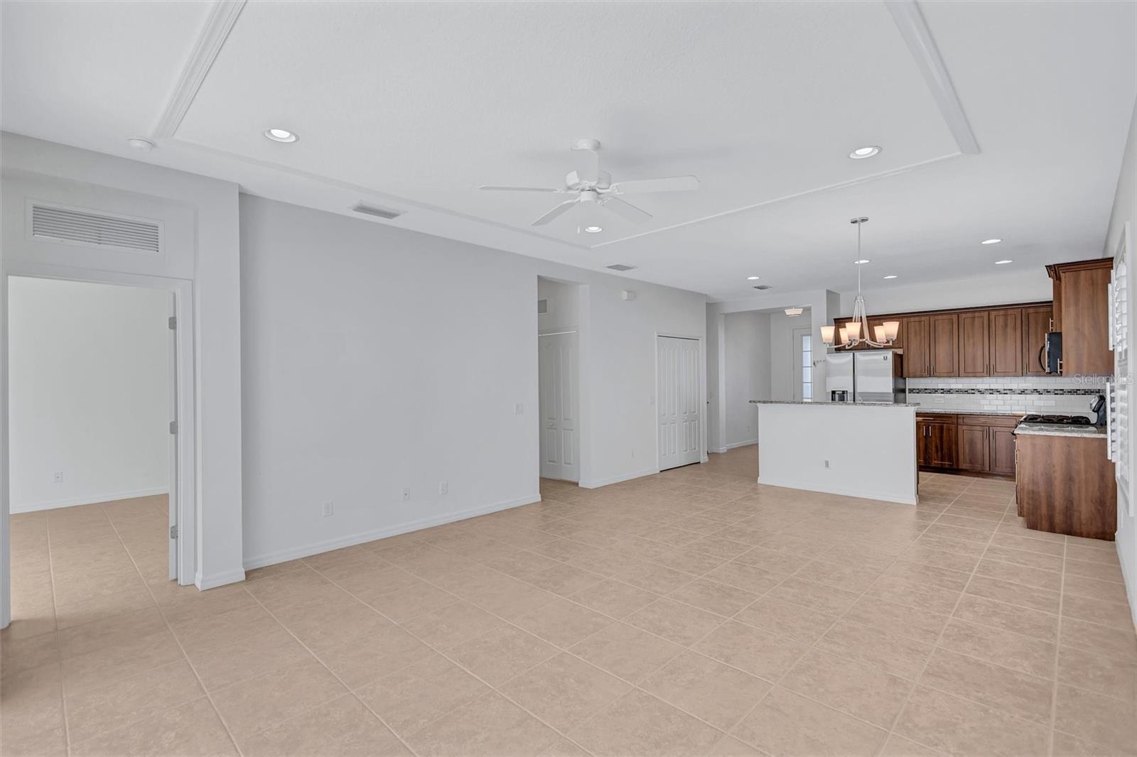 Image 23 of 81 For 11842 Forest Park Circle