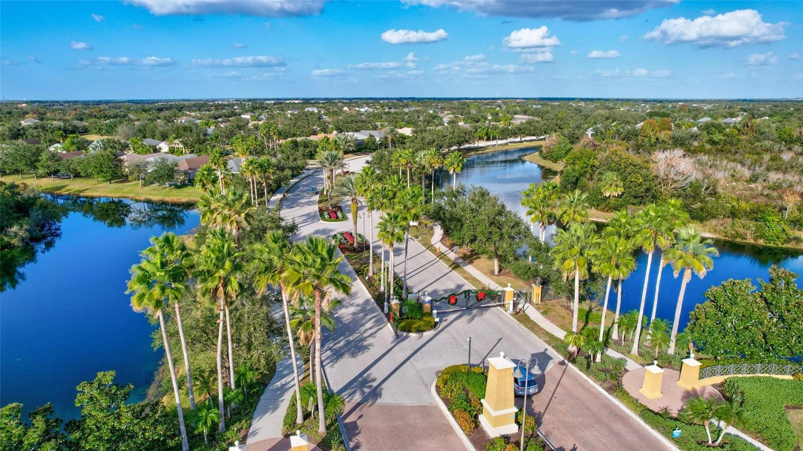 Image 61 of 81 For 11842 Forest Park Circle