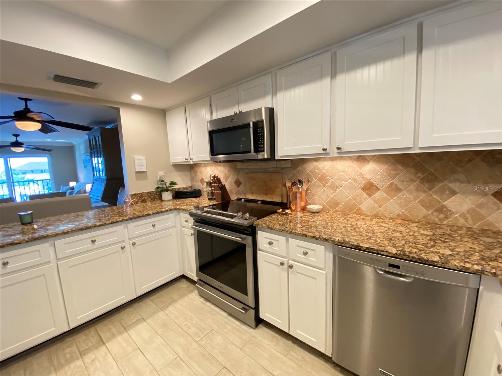 Image 14 of 49 For 10431 Waterbird Way 10431