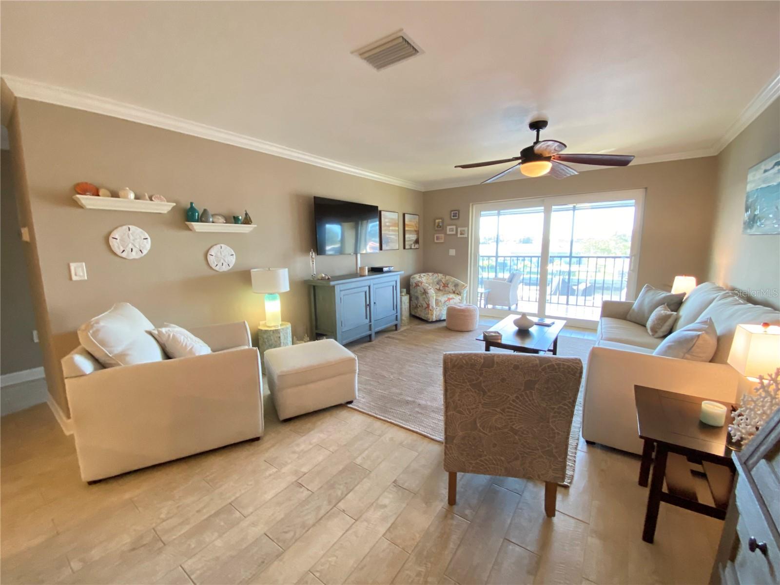 Image 17 of 49 For 10431 Waterbird Way 10431