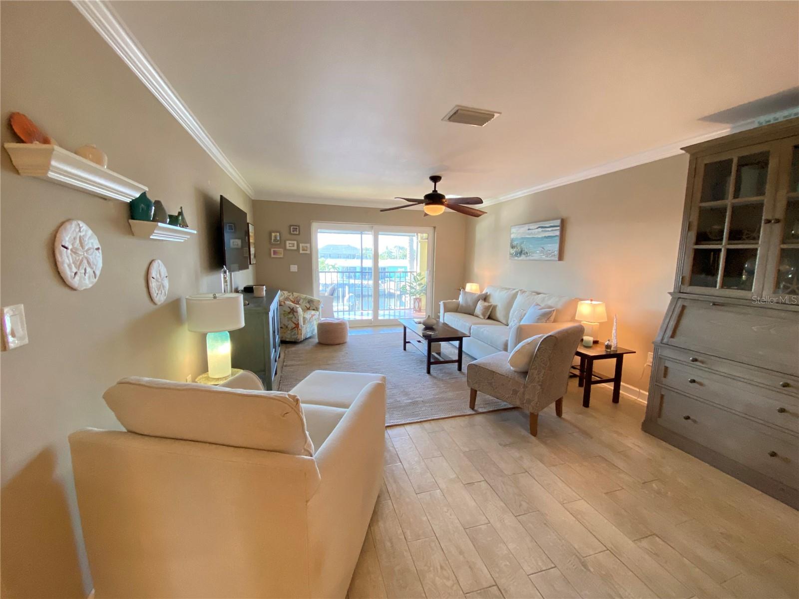 Image 18 of 49 For 10431 Waterbird Way 10431