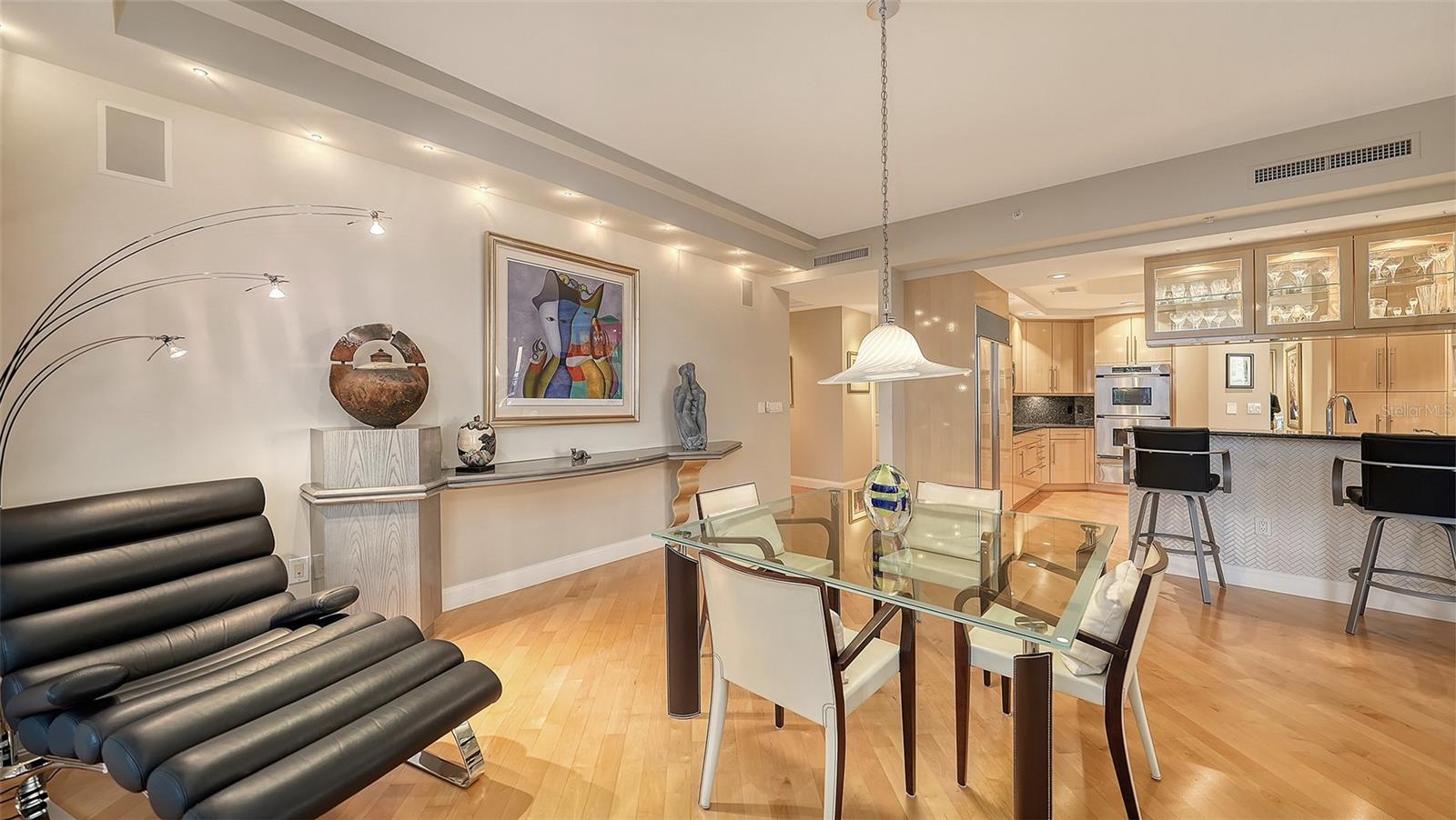 Image 11 of 44 For 35 Watergate Drive 1005