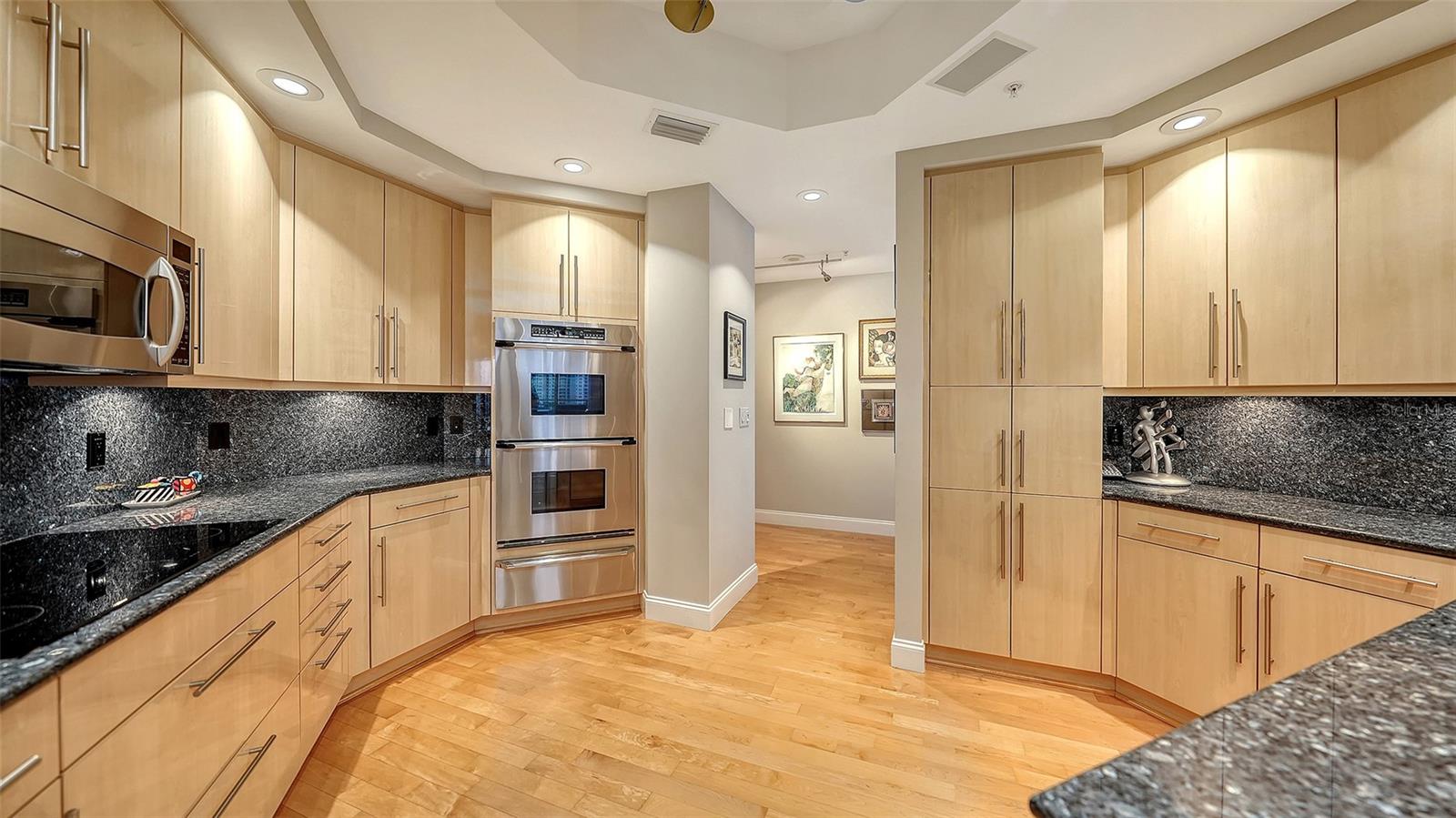 Image 13 of 44 For 35 Watergate Drive 1005