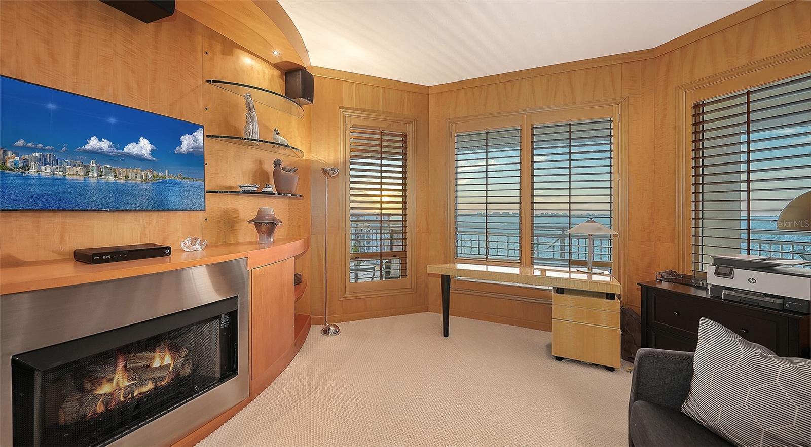 Image 14 of 44 For 35 Watergate Drive 1005