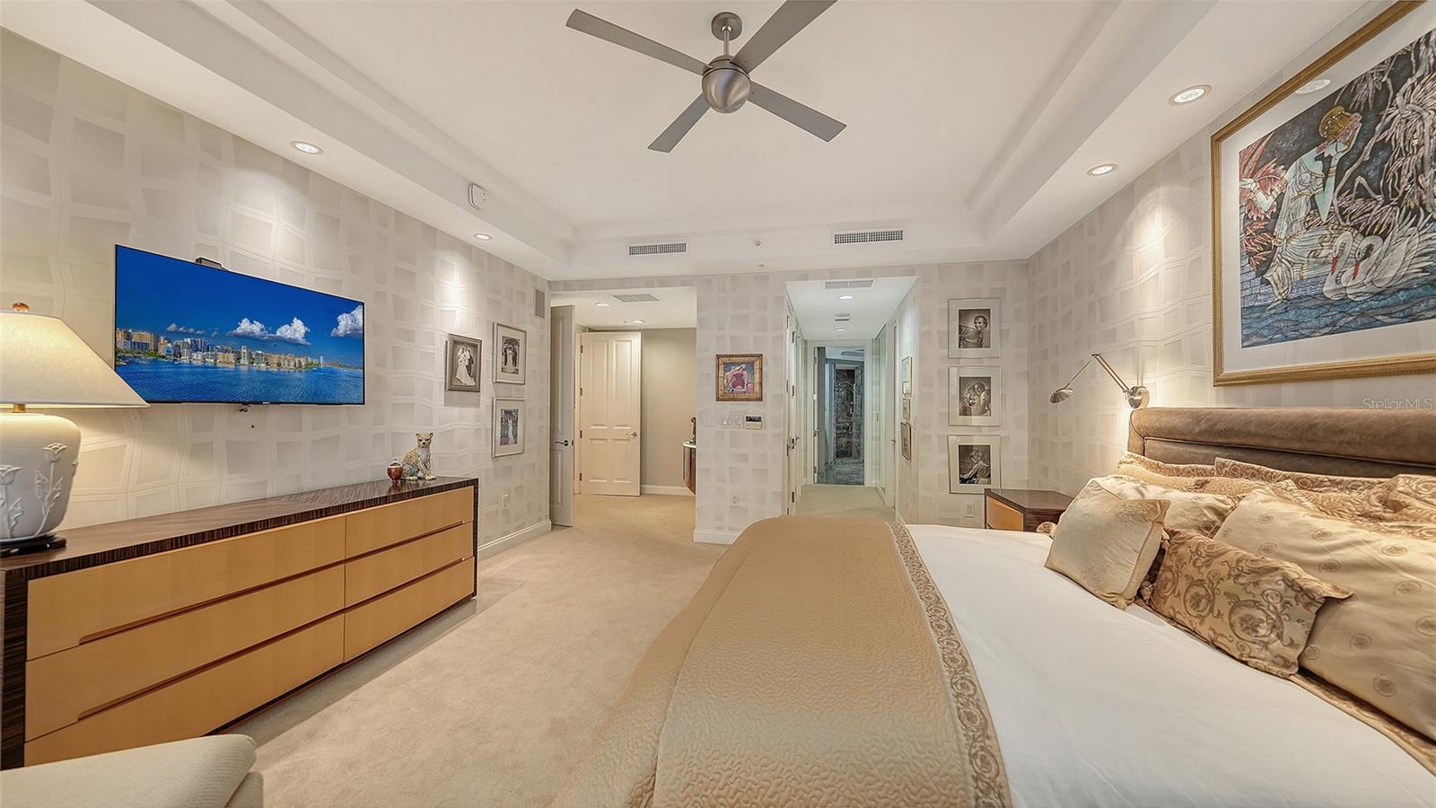 Image 19 of 44 For 35 Watergate Drive 1005