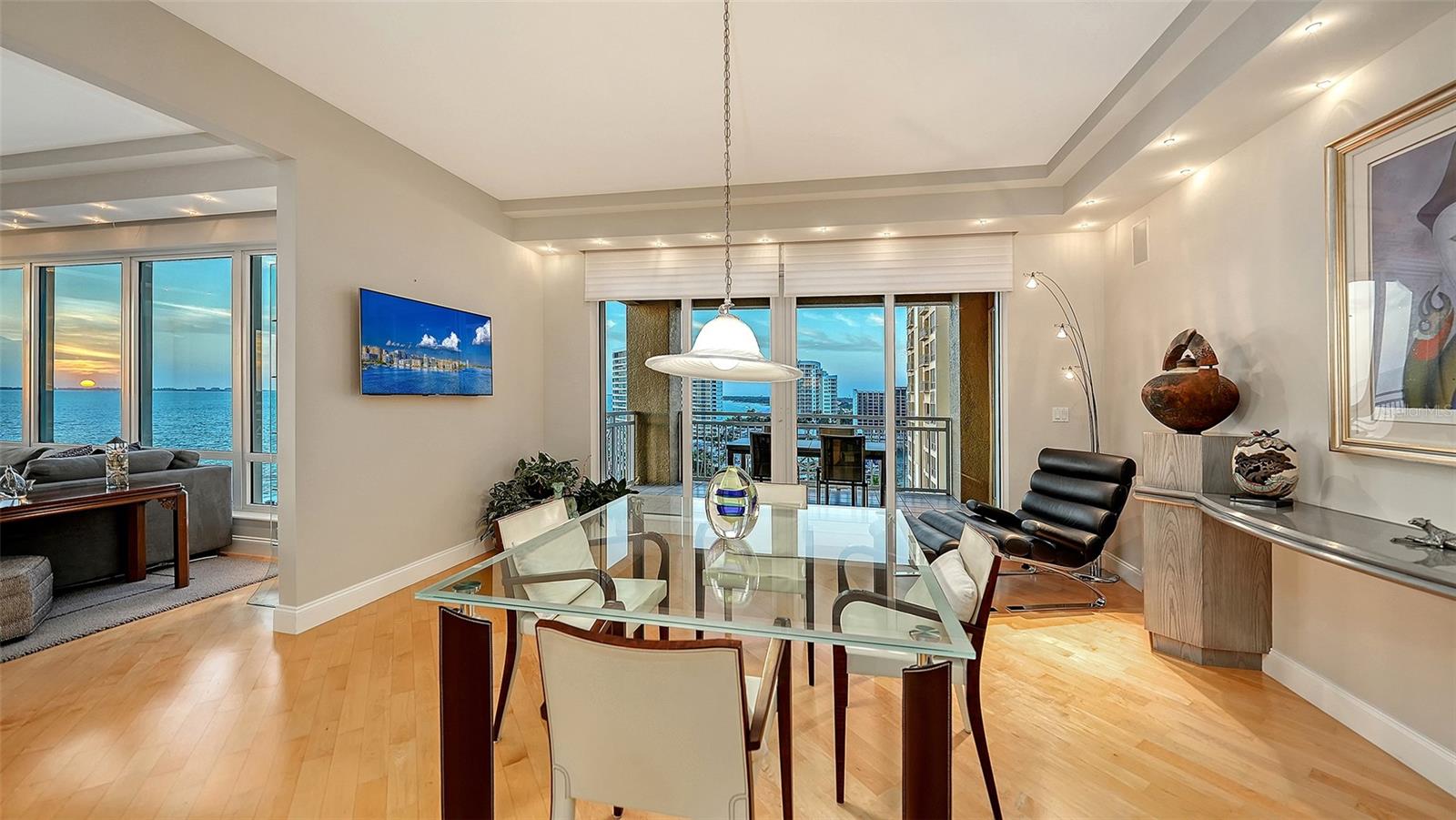 Image 9 of 44 For 35 Watergate Drive 1005