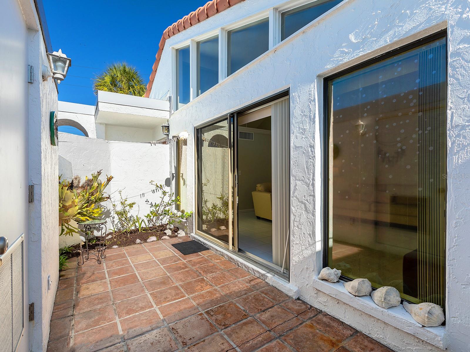 Image 10 of 57 For 1585 Tarpon Center Drive 31