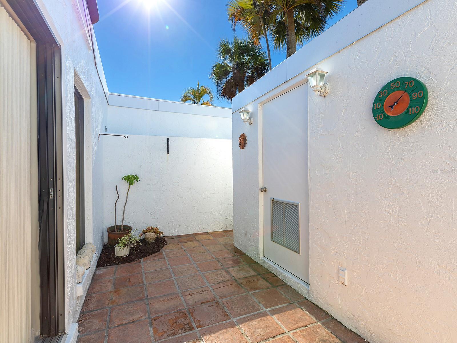 Image 12 of 57 For 1585 Tarpon Center Drive 31