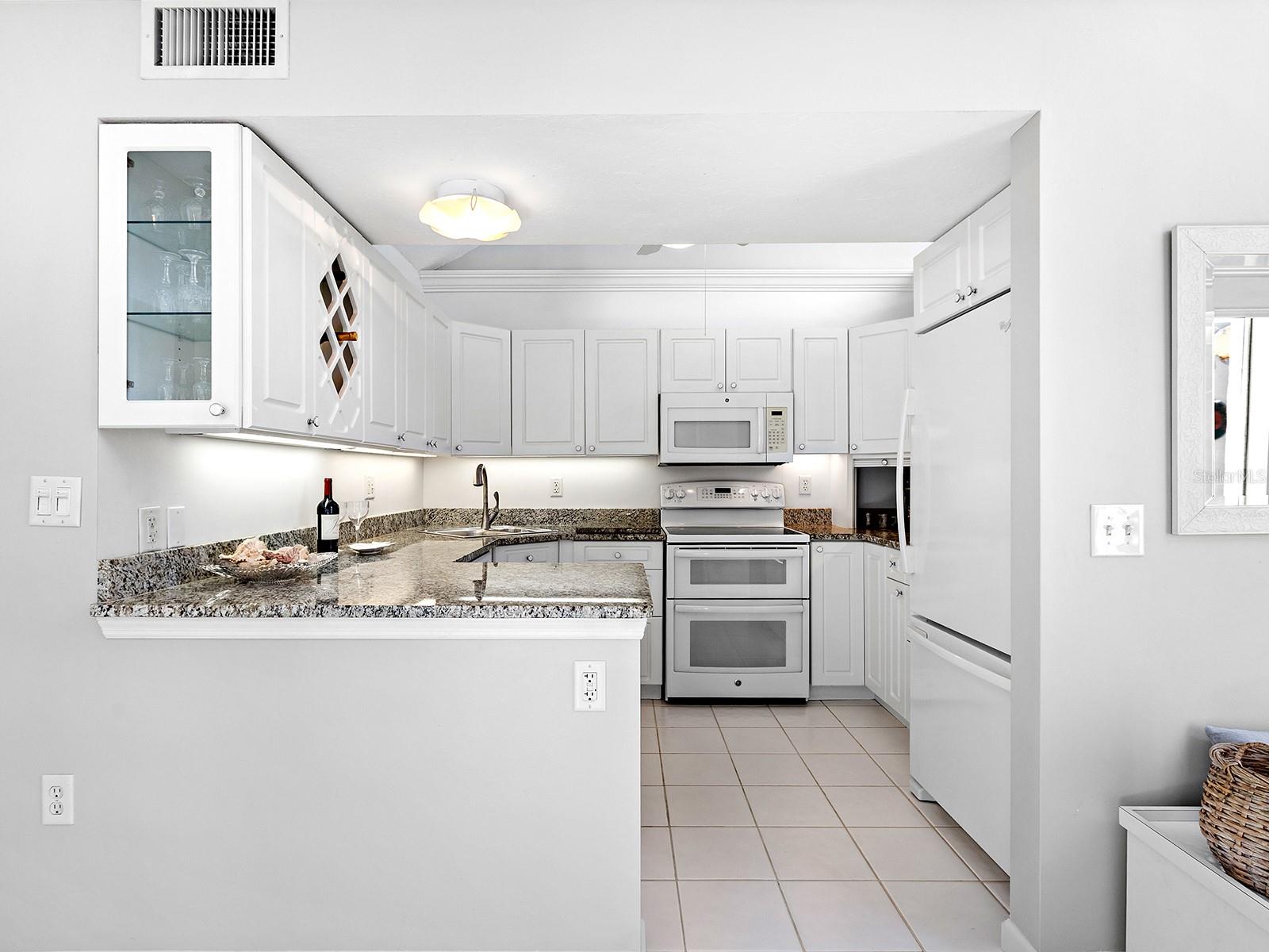 Image 17 of 57 For 1585 Tarpon Center Drive 31