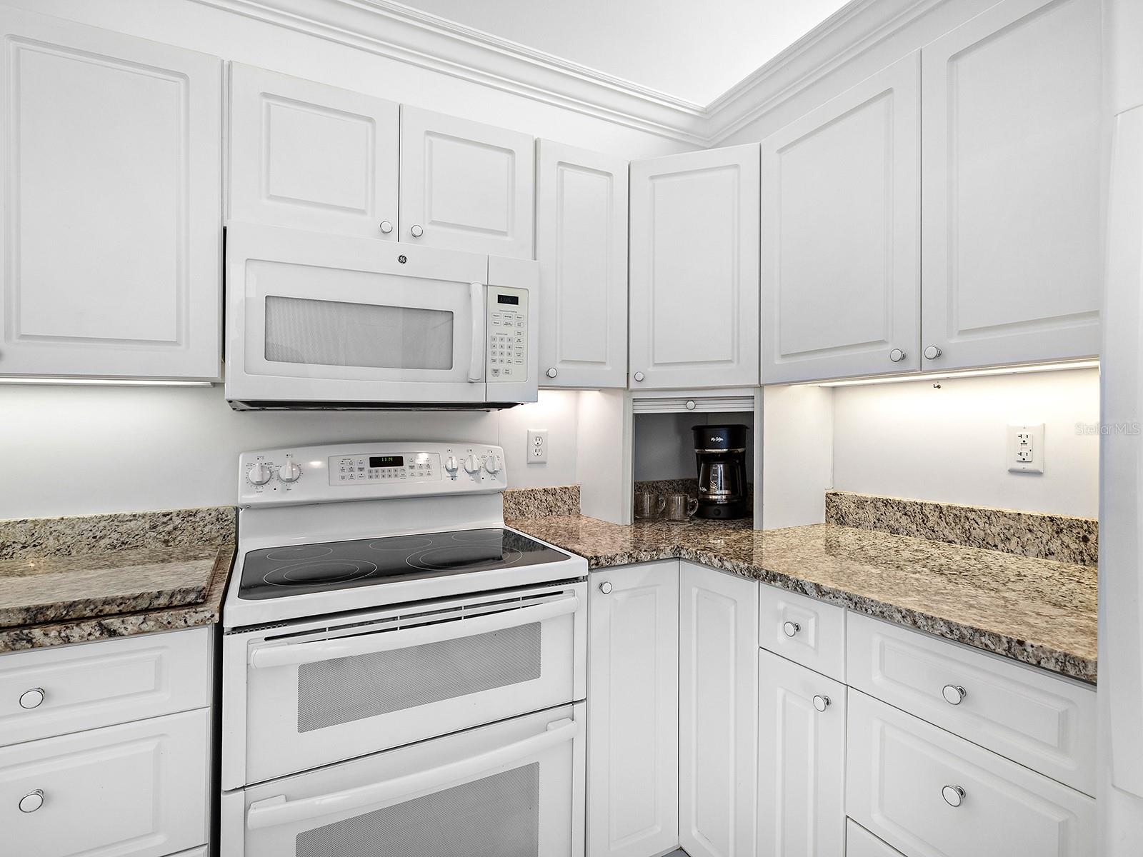 Image 19 of 57 For 1585 Tarpon Center Drive 31