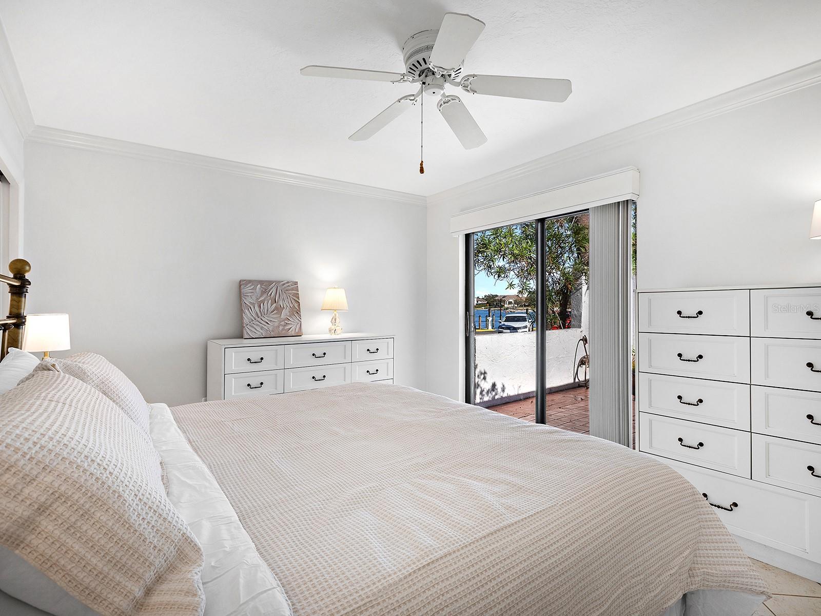 Image 21 of 57 For 1585 Tarpon Center Drive 31