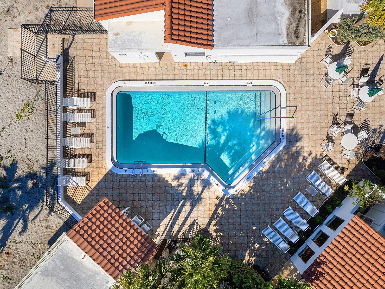 Image 33 of 57 For 1585 Tarpon Center Drive 31