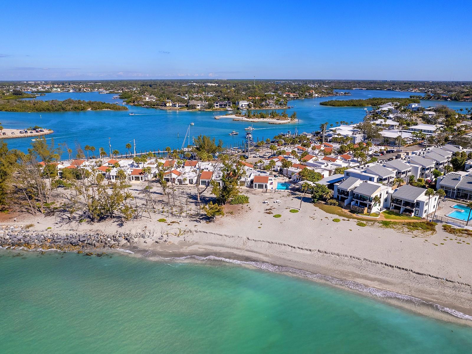 Image 35 of 57 For 1585 Tarpon Center Drive 31