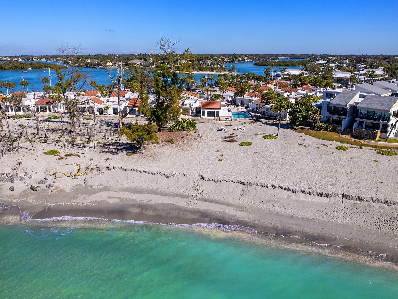 Image 36 of 57 For 1585 Tarpon Center Drive 31