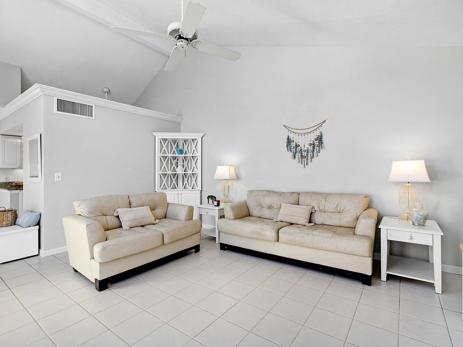 Image 7 of 57 For 1585 Tarpon Center Drive 31