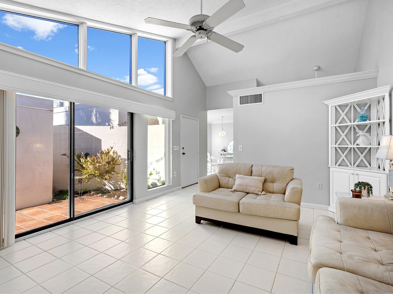 Image 8 of 57 For 1585 Tarpon Center Drive 31