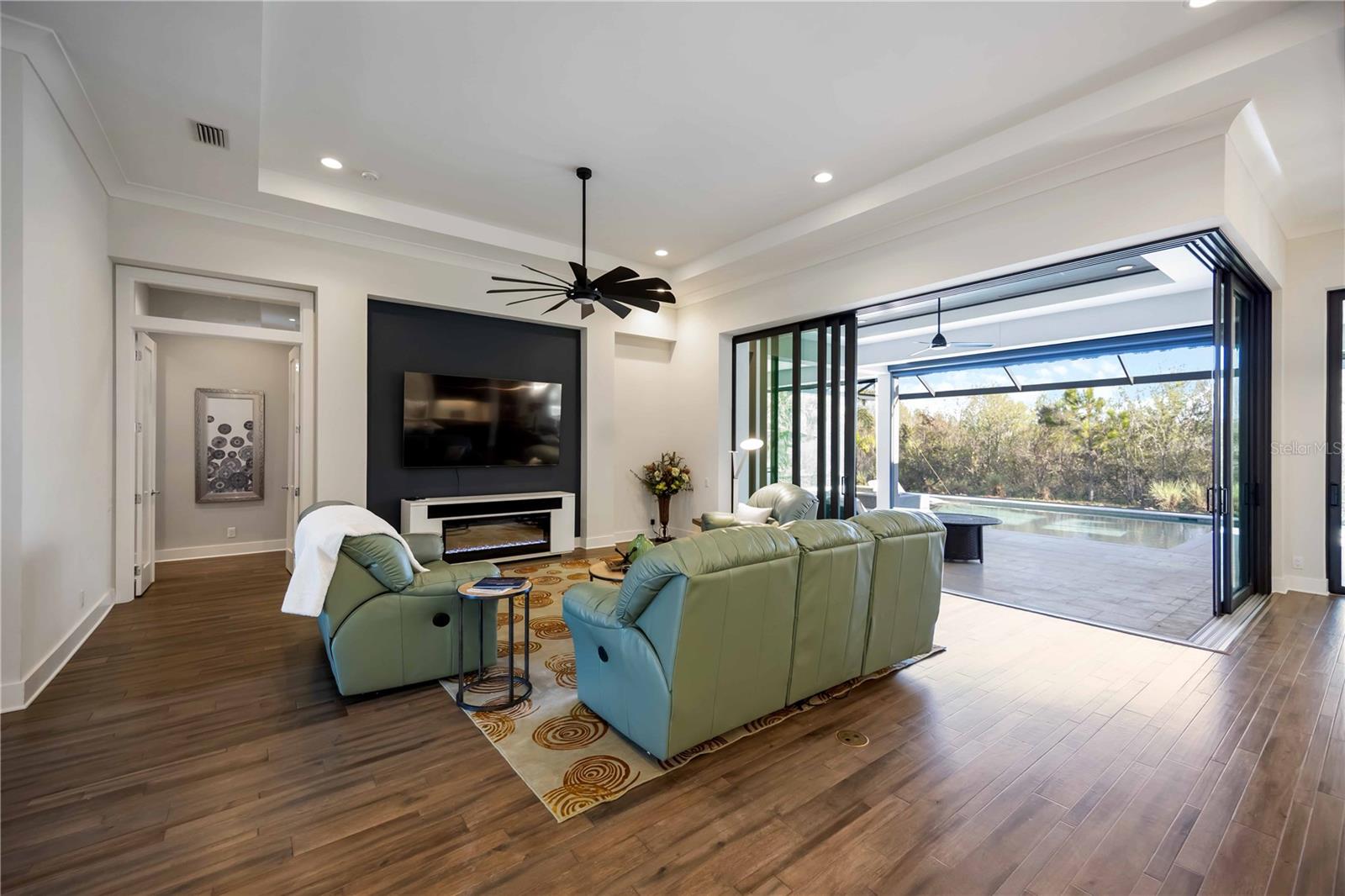 Image 9 of 50 For 5408 Greenbrook Drive