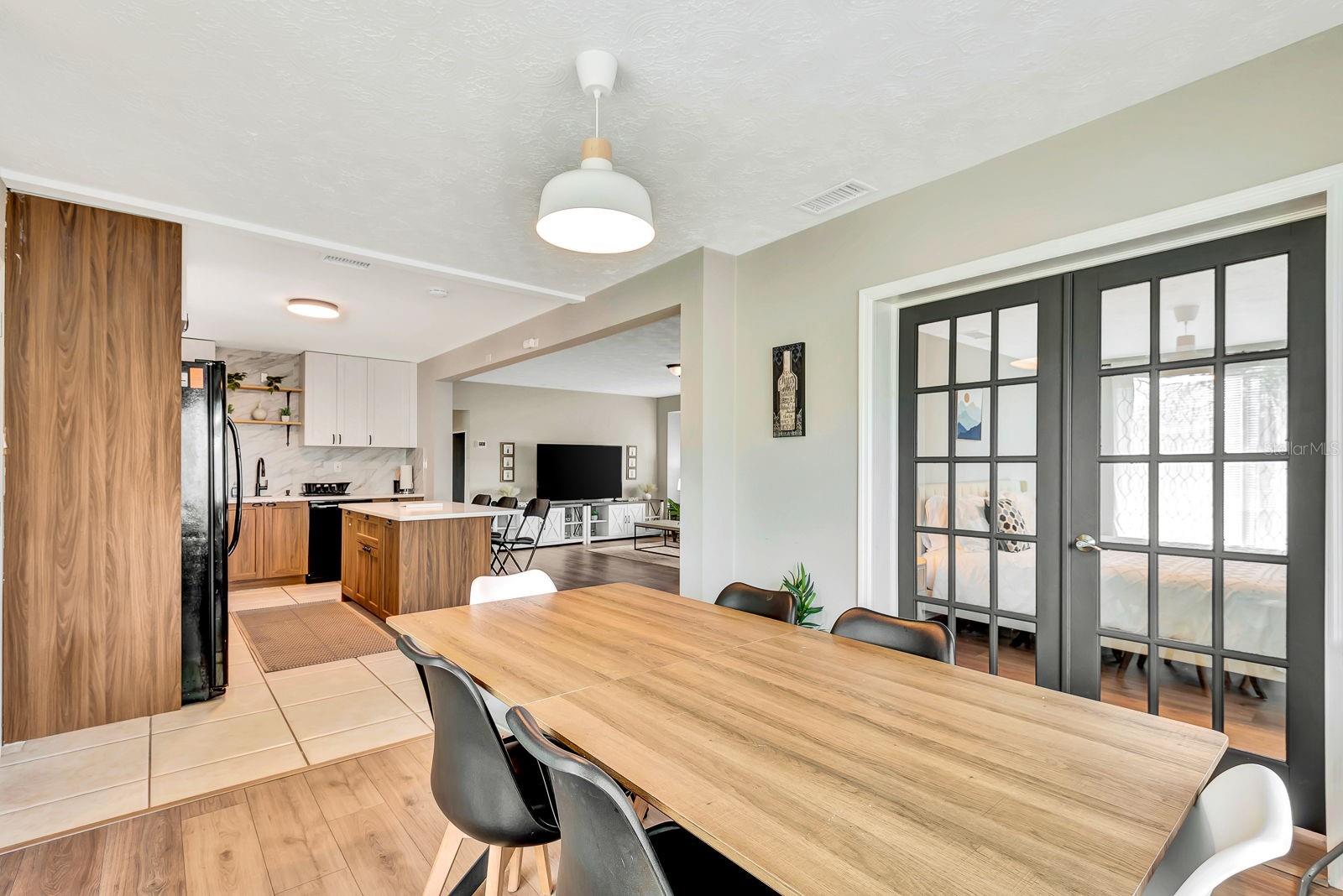 Image 18 of 39 For 2127 Lee Lane