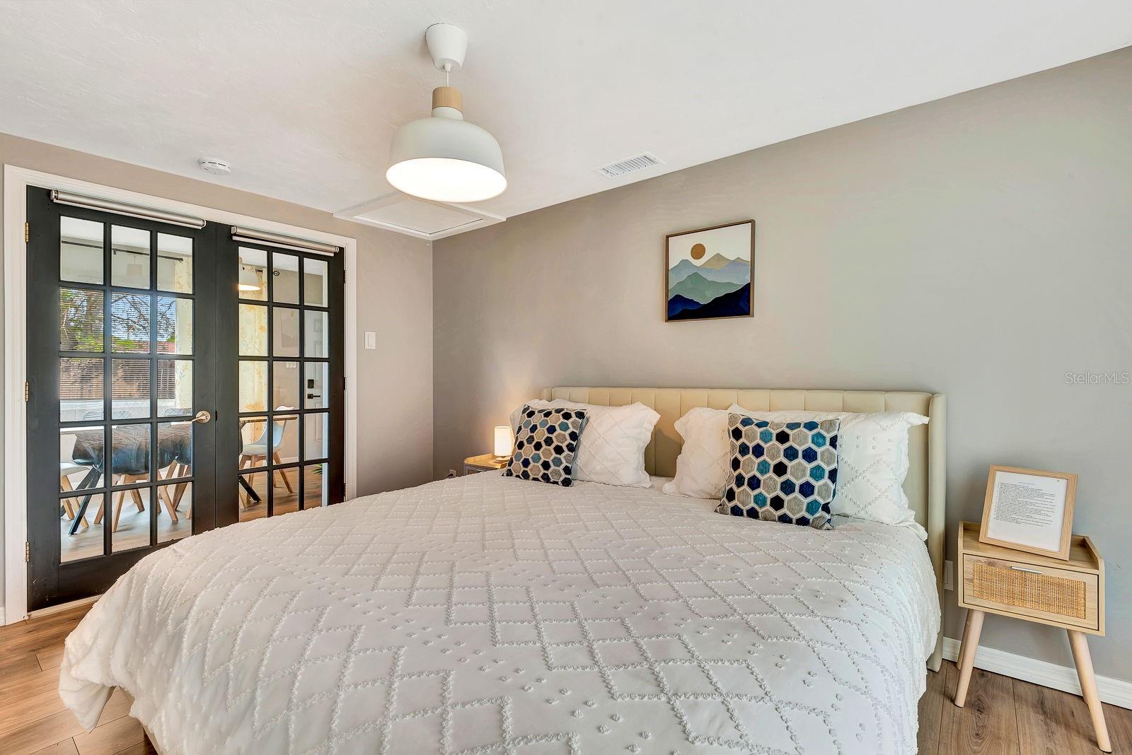 Image 19 of 39 For 2127 Lee Lane