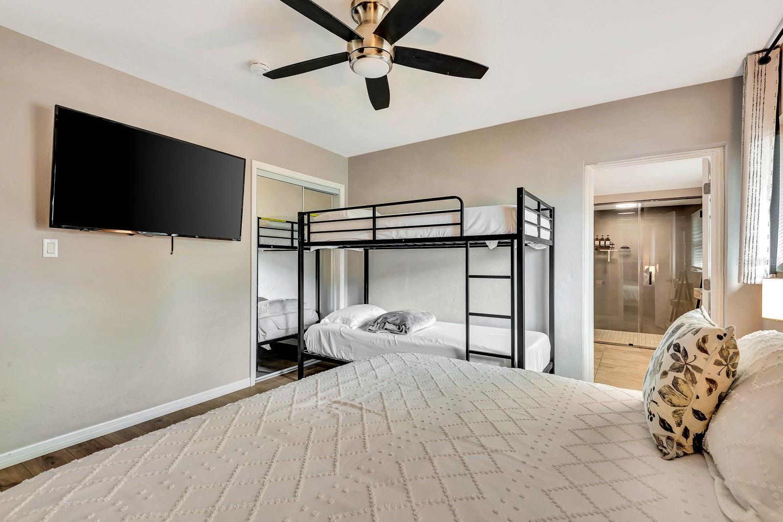 Image 25 of 39 For 2127 Lee Lane