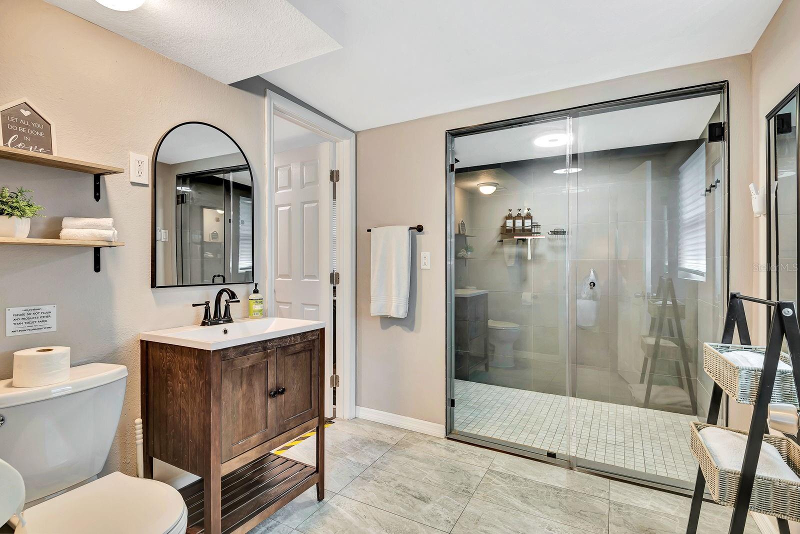 Image 26 of 39 For 2127 Lee Lane