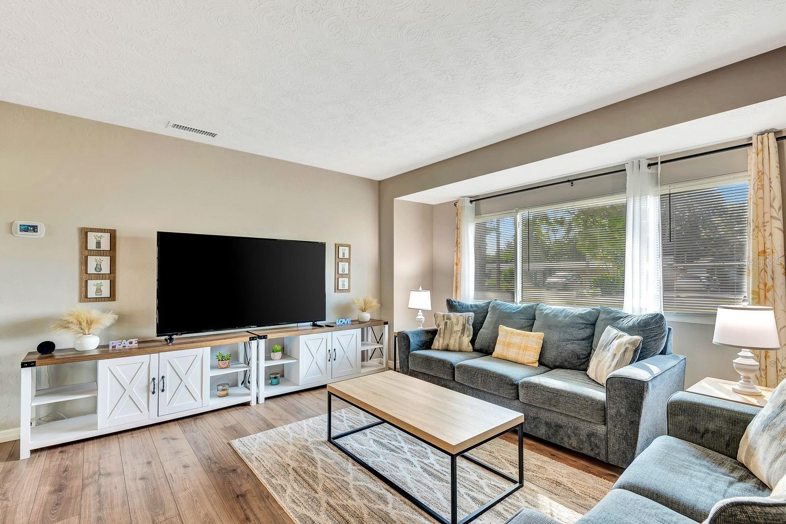 Image 6 of 39 For 2127 Lee Lane