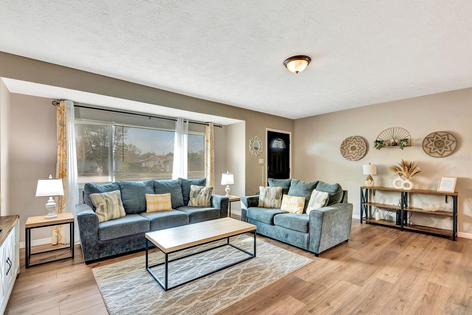 Image 7 of 39 For 2127 Lee Lane