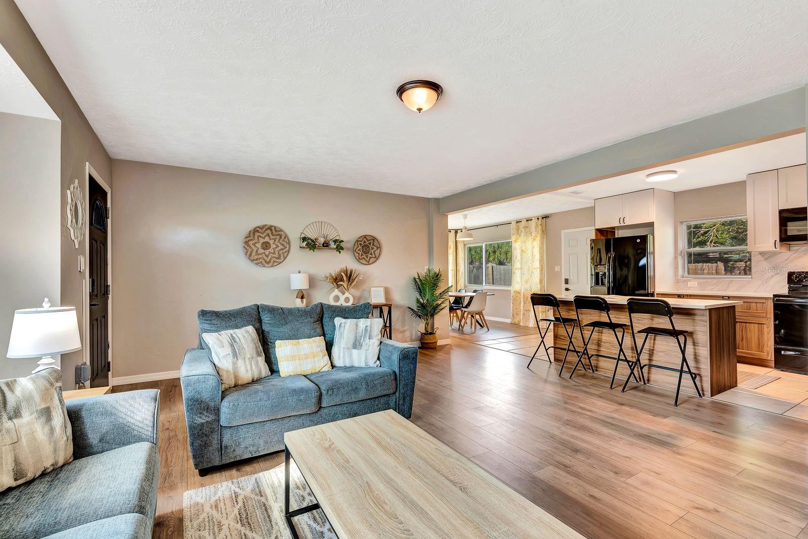 Image 9 of 39 For 2127 Lee Lane