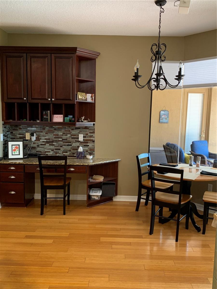 Image 14 of 37 For 6828 Honeysuckle Trail