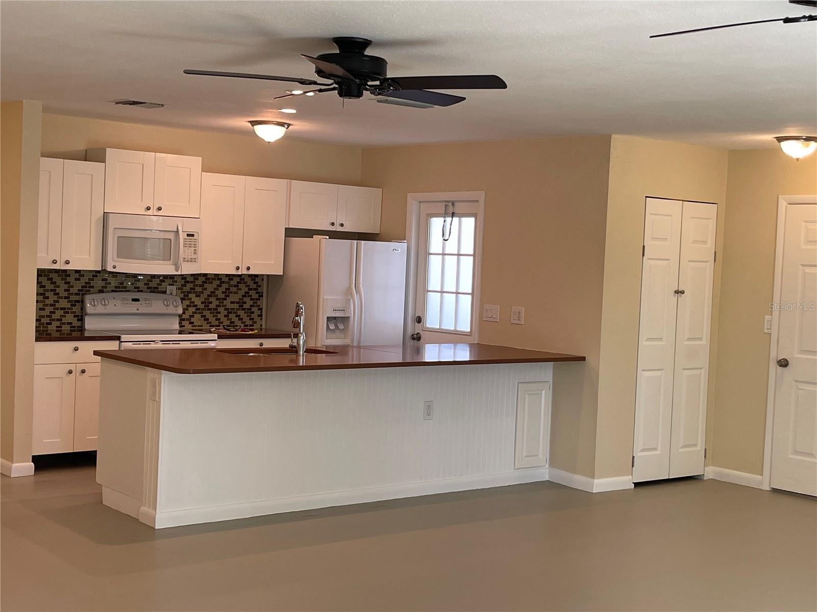 Image 4 of 17 For 6185 Deming Avenue