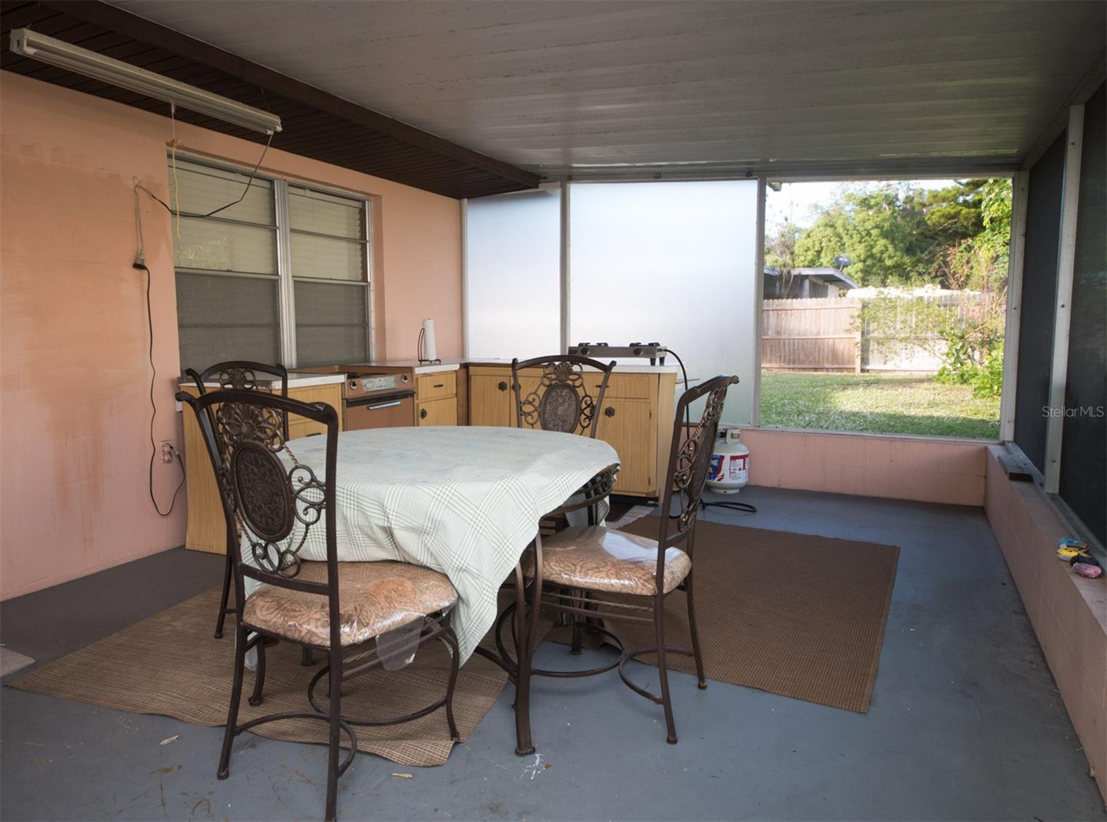 Image 4 of 23 For 1005 43rd Street W