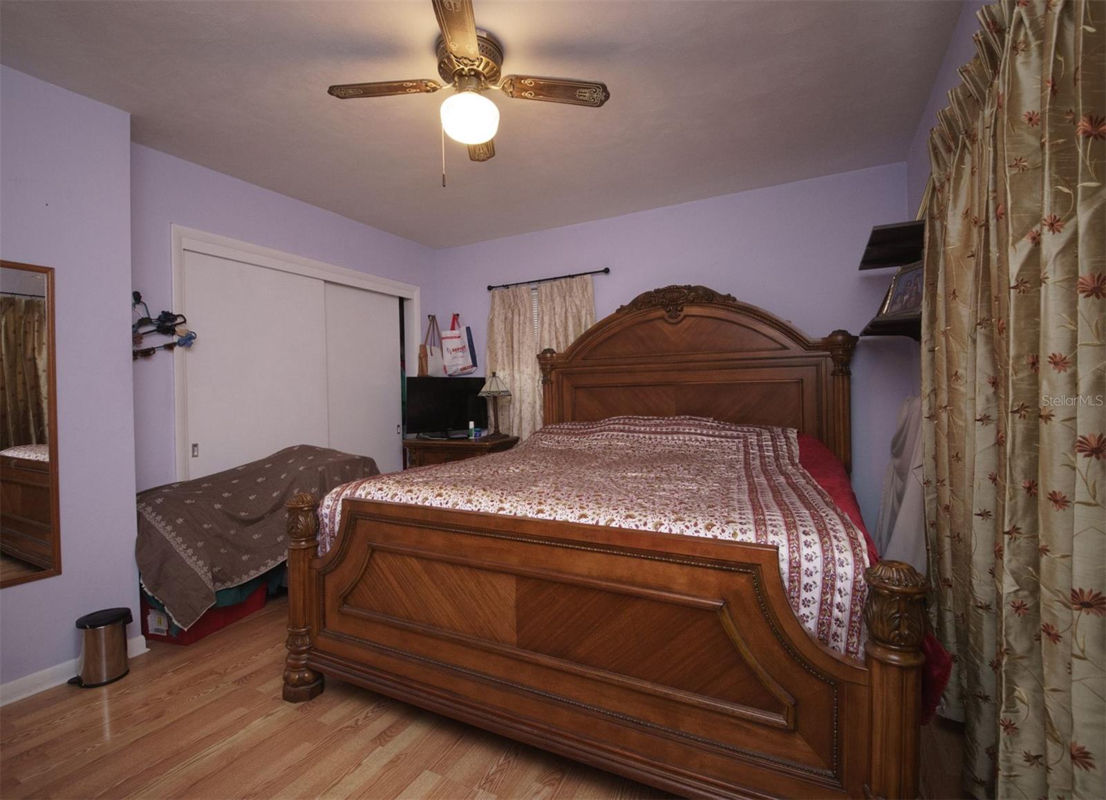 Image 5 of 23 For 1005 43rd Street W