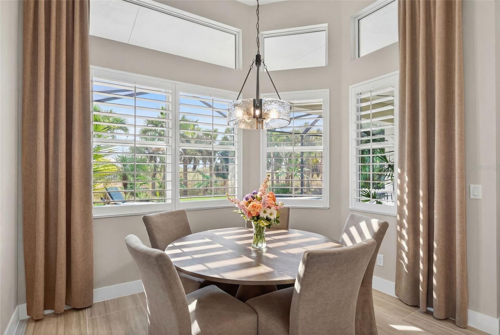 Image 23 of 97 For 8280 Redonda Loop