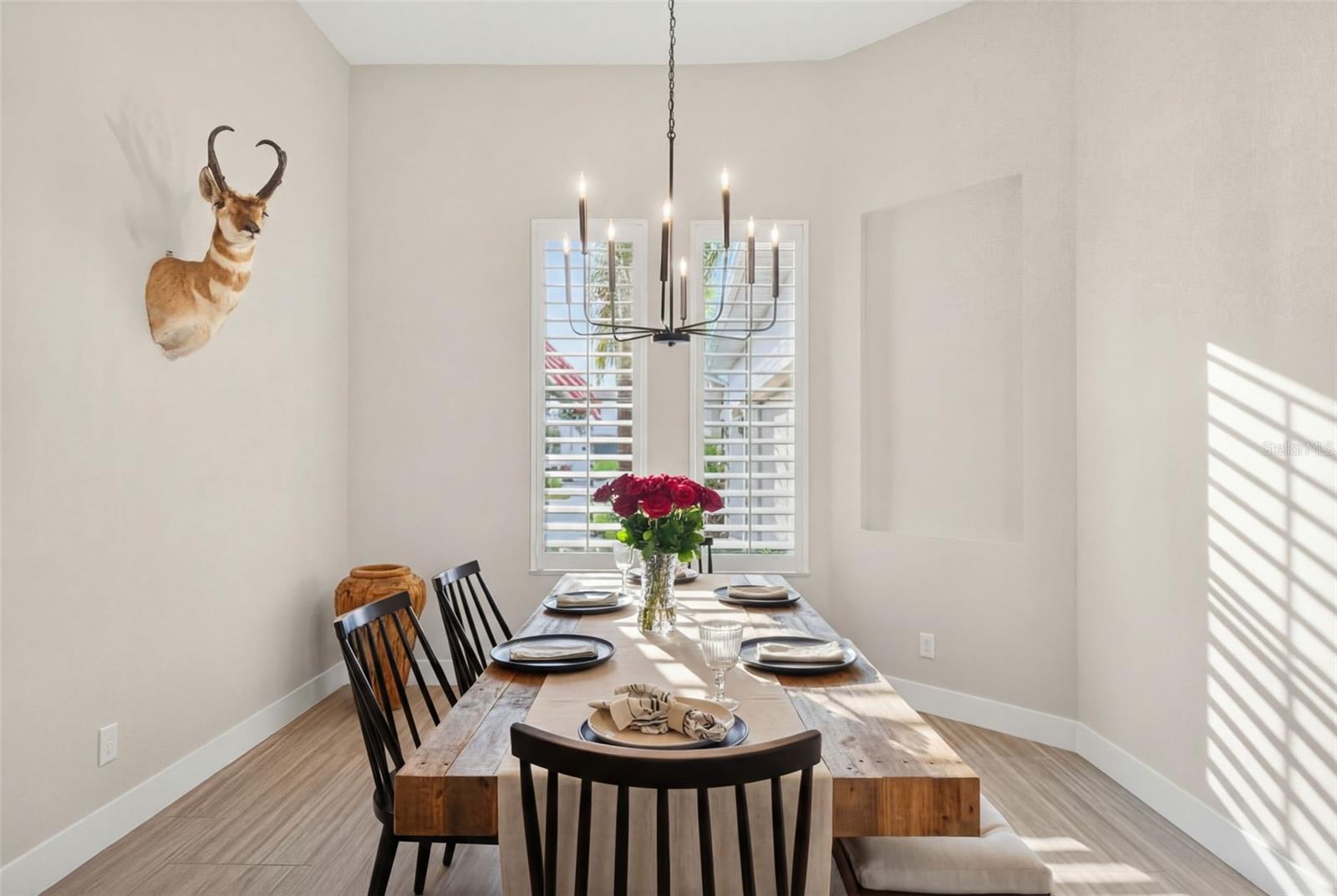 Image 25 of 97 For 8280 Redonda Loop