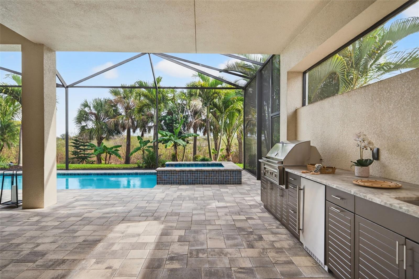 Image 29 of 97 For 8280 Redonda Loop